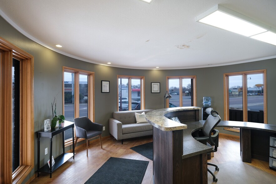 More Photos Of 931 Madison Ave, Mankato Office Residential For Lease