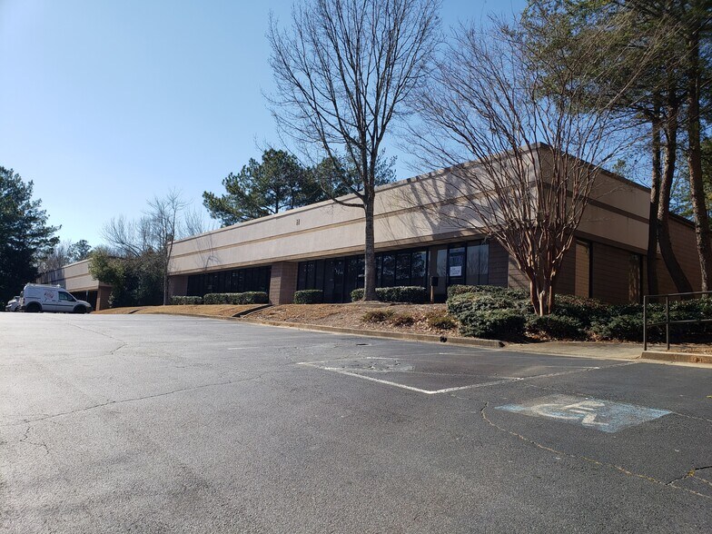 More Photos Of 3120 Medlock Bridge Rd, Peachtree Corners Light Distribution For Lease