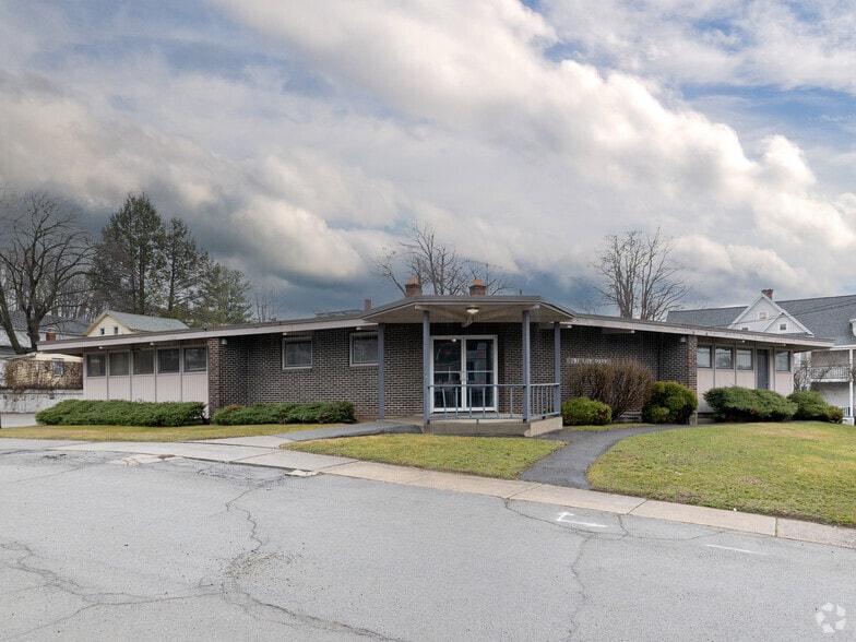 Primary Photo Of 191 Guy Park Ave, Amsterdam Medical For Sale