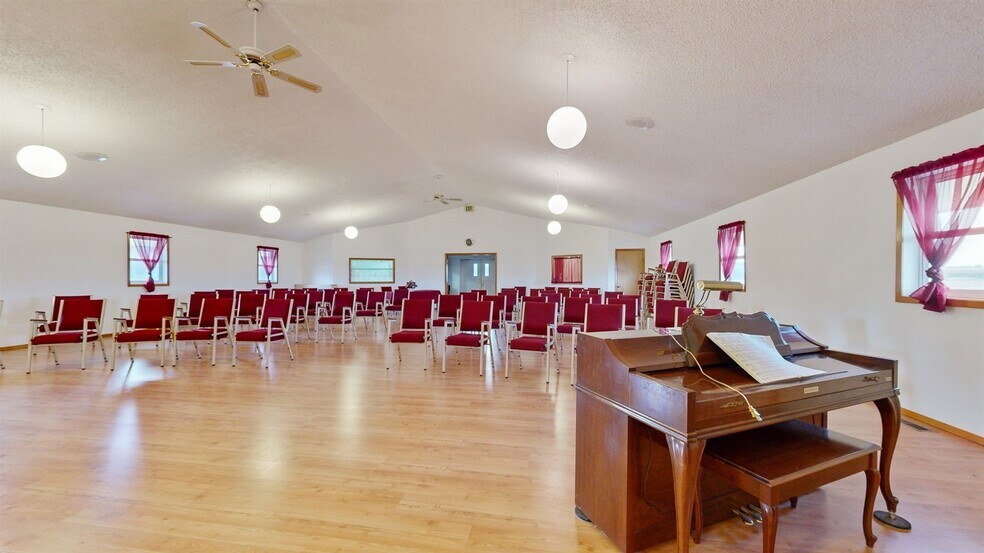 More Photos Of 554 Country Way N, Kalispell Religious Facility For Sale