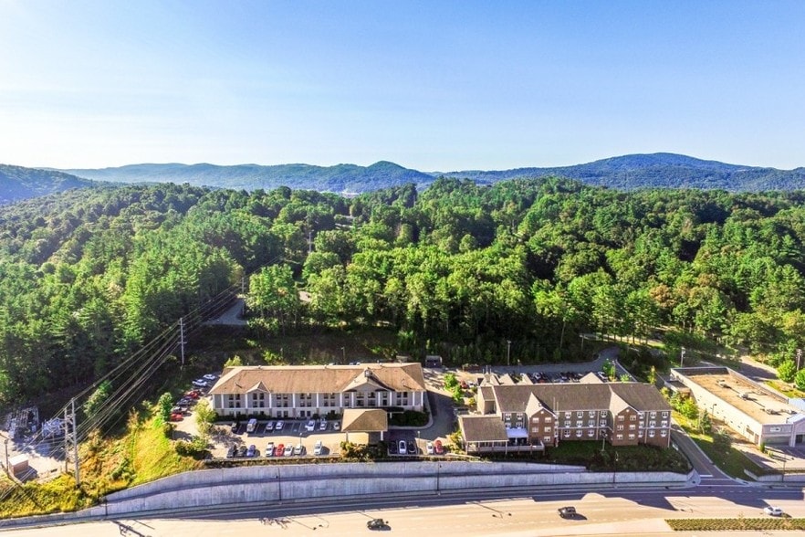 More Photos Of 840 E King St, Boone Hotel For Sale