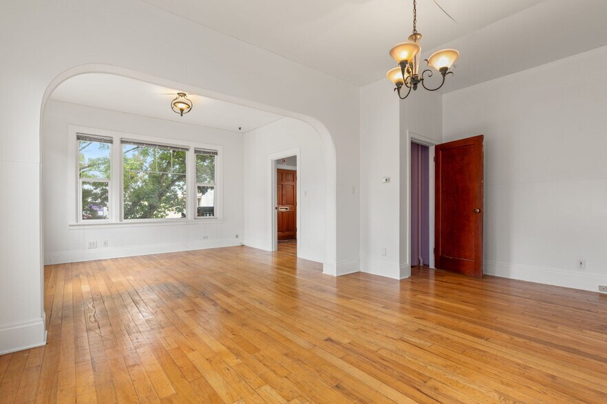 More Photos Of 1516 SE 43rd Ave, Portland Medical For Sale
