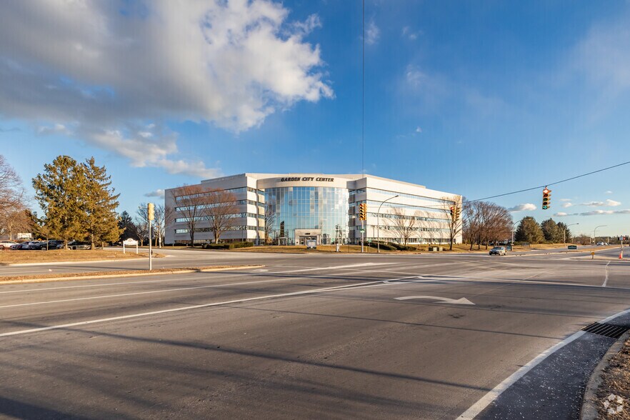 More Photos Of 100 Quentin Roosevelt Blvd, Garden City Office For Lease