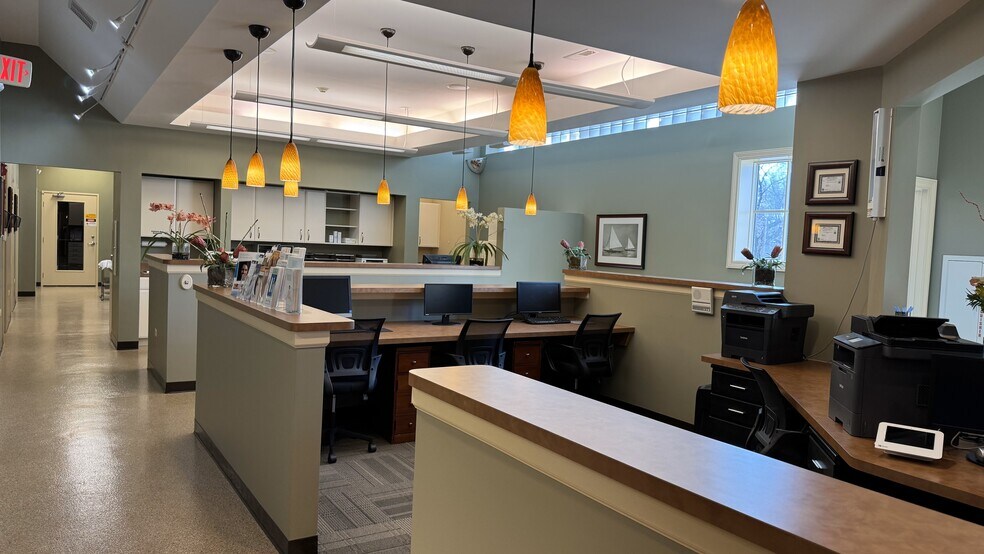 More Photos Of 760 Busse Hwy, Park Ridge Medical For Lease