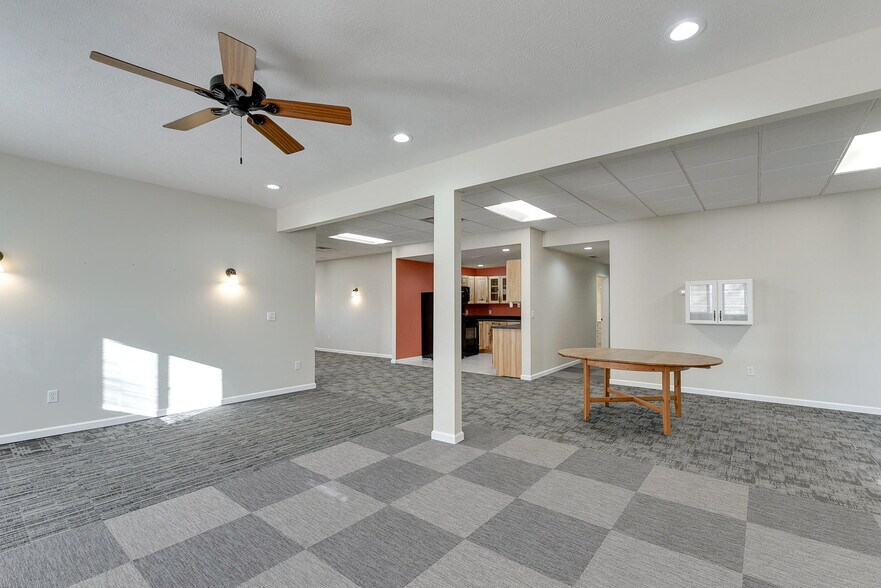 More Photos Of 250 Broad St, Greenwood Showroom For Sale