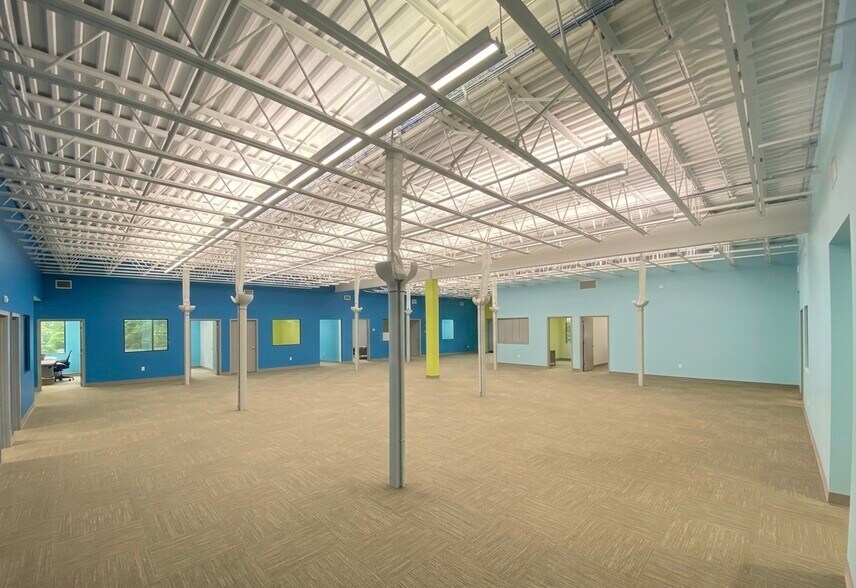 More Photos Of 650 Mondial Pky, Streetsboro Office For Sale