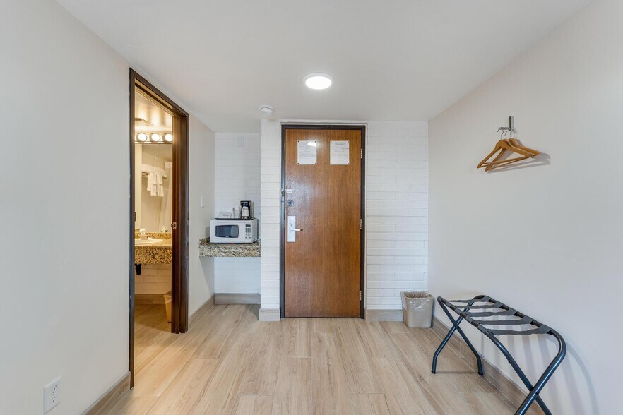 More Photos Of 333 N Main St, Richfield Hotel For Sale