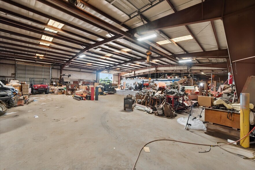 More Photos Of 3151 Int 45 E hwy, Corsicana Warehouse For Sale