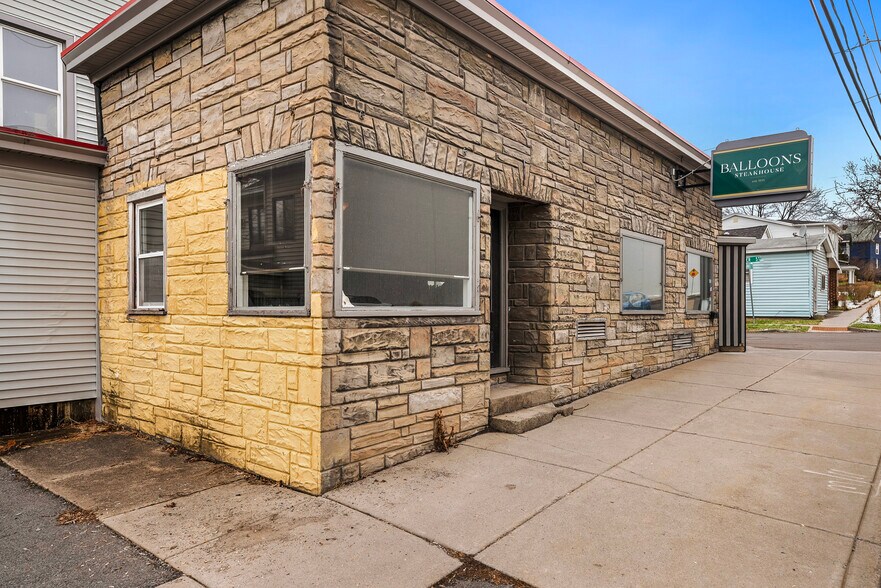 More Photos Of 67 Washington St, Auburn Storefront Retail Residential For Sale