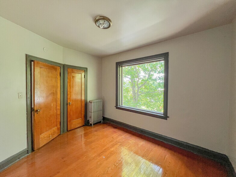 More Photos Of 7951-7955 S Muskegon Ave, Chicago Apartments For Sale
