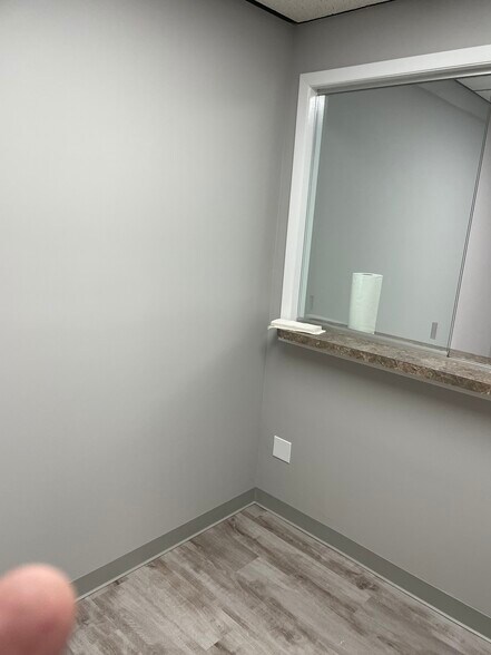 More Photos Of 189 Main Rd, Riverhead Medical For Lease