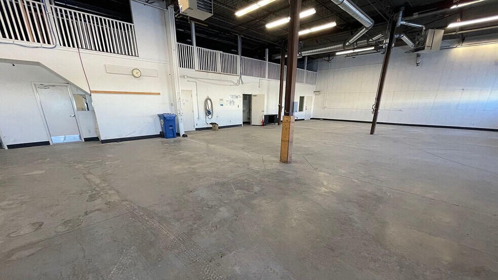 More Photos Of 79 Eagle Dr, Winnipeg Industrial For Lease