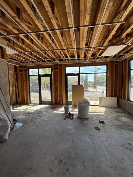 More Photos Of 1400 N Kansas St, El Paso Apartments For Lease