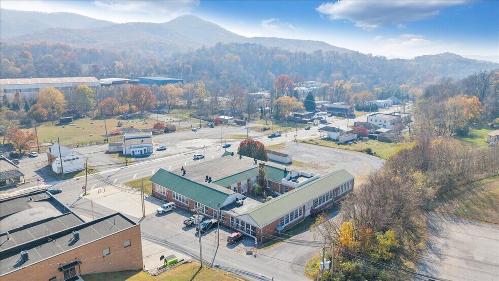 More Photos Of 5383 Lee Hwy, Troutville Freestanding For Sale