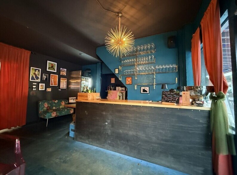 More Photos Of 14 18th St S, Saint Petersburg Restaurant For Lease