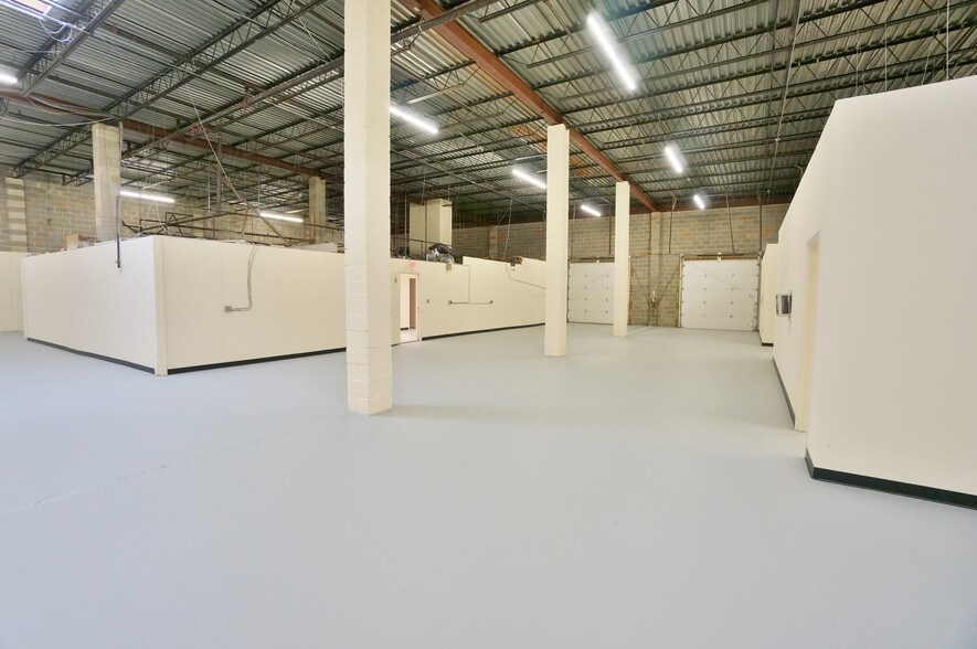 More Photos Of 3800-3842 West St, Landover Warehouse For Lease