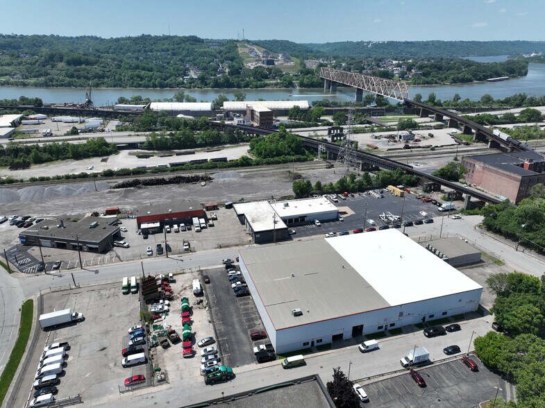 More Photos Of 1249-1257 W 7th St, Cincinnati Warehouse For Lease