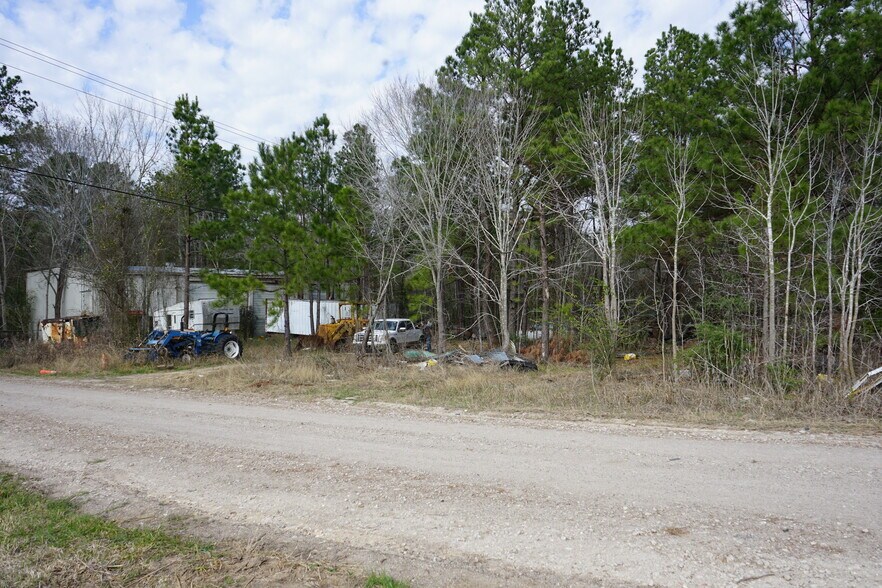 More Photos Of 140 Mosely, Livingston Flex For Sale