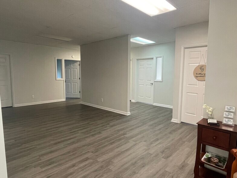 More Photos Of 127 Kingston Dr, Chapel Hill Office For Lease