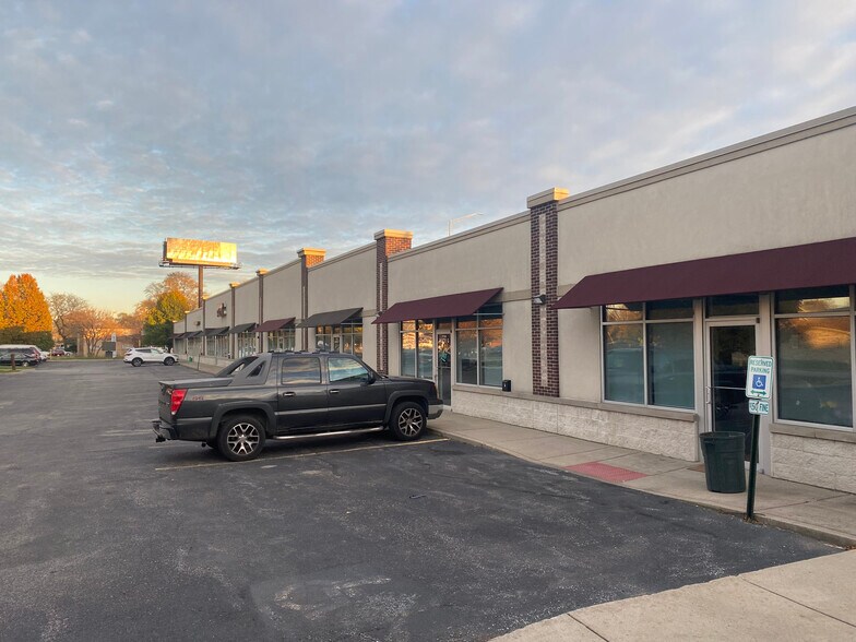 More Photos Of 17100 S Dixie Hwy, Hazel Crest Storefront For Sale