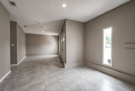 More Photos Of 220 E Texas Ave, Baytown Freestanding For Sale