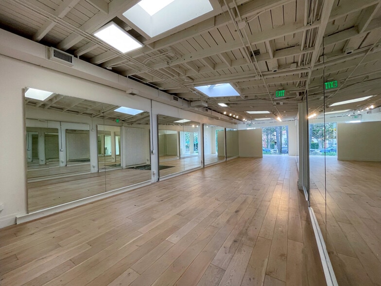 More Photos Of 8533-8539 Melrose Ave, Los Angeles Unknown For Lease