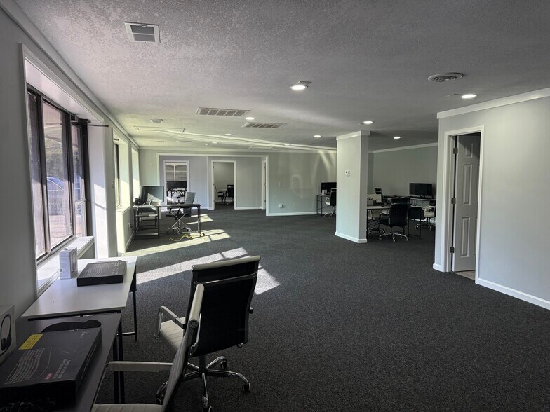 More Photos Of 1160 Topside Rd, Louisville Flex For Lease