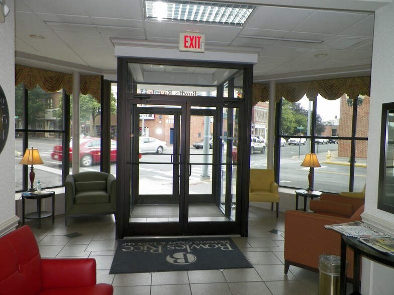 More Photos Of 101 S Queen St, Martinsburg Office For Sale