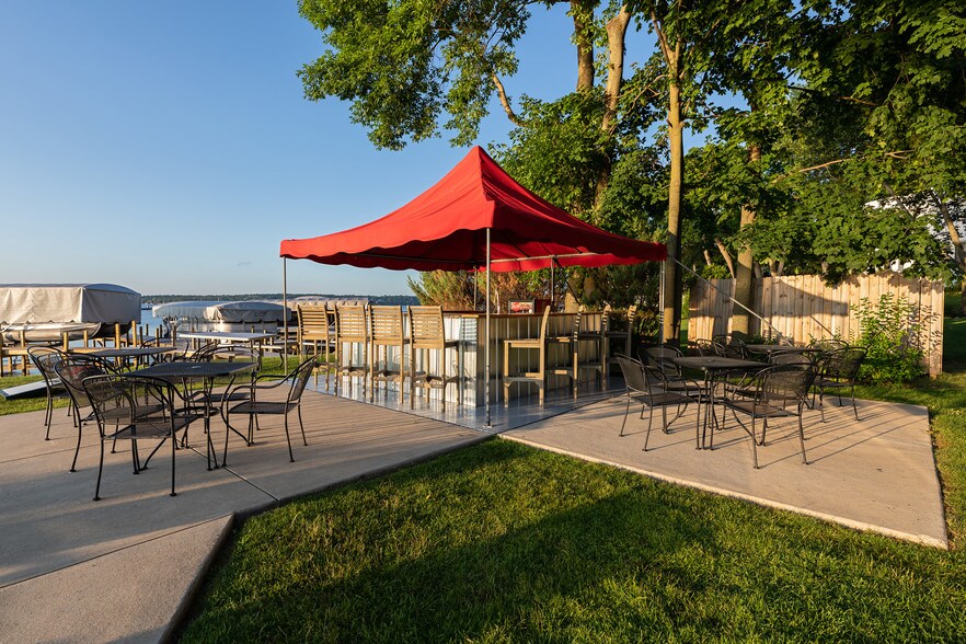 More Photos Of 380 S Lawson Dr, Green Lake Restaurant For Sale
