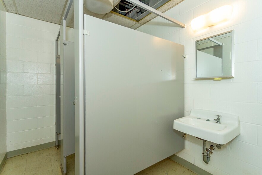 More Photos Of 2001 Avenue Z, Birmingham Religious Facility For Sale