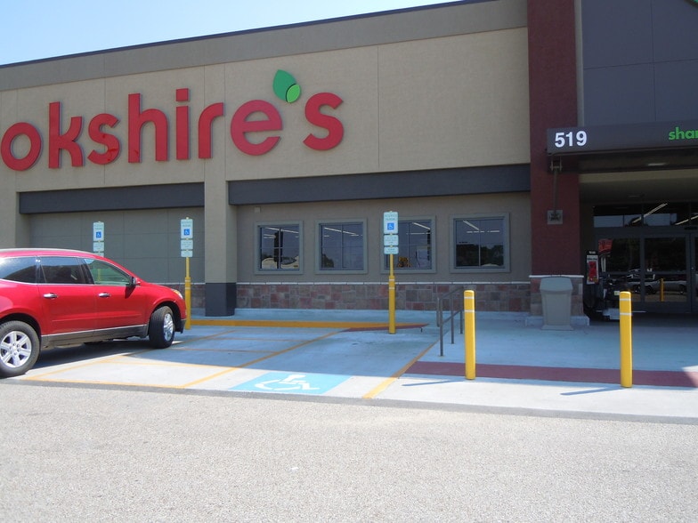 More Photos Of 511-521 E Yeagua St, Groesbeck Unknown For Lease