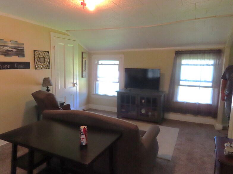 More Photos Of 130 E Spruce St, Titusville Apartments For Sale