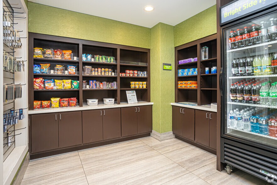 More Photos Of 3650 Airport Blvd, Mobile Hotel For Sale