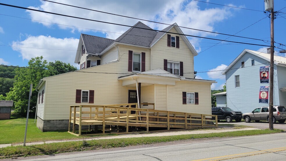 More Photos Of 522 Main St, Rockwood Specialty For Sale