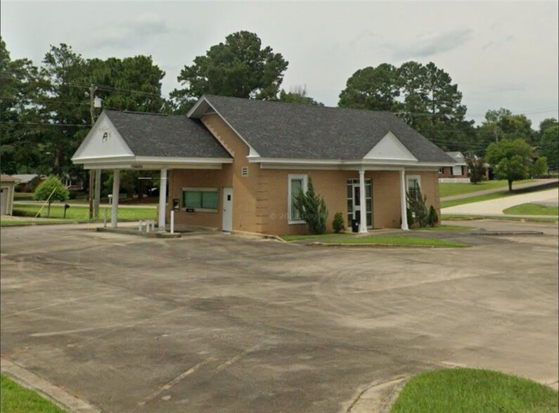 Primary Photo Of 601 Central Blvd, Tallassee Office For Sale