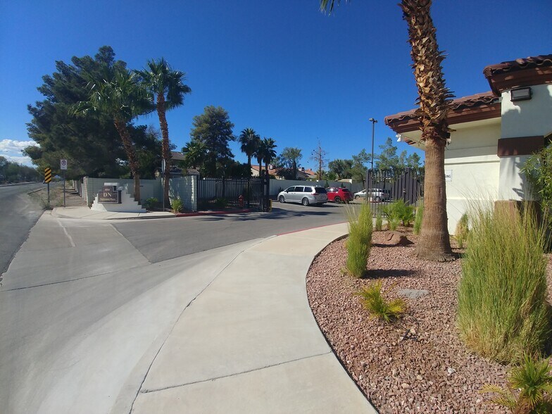 More Photos Of 6950 Via Olivero Ave, Las Vegas Office For Sale