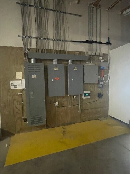 More Photos Of 102 SD-47, Reliance General Retail For Lease