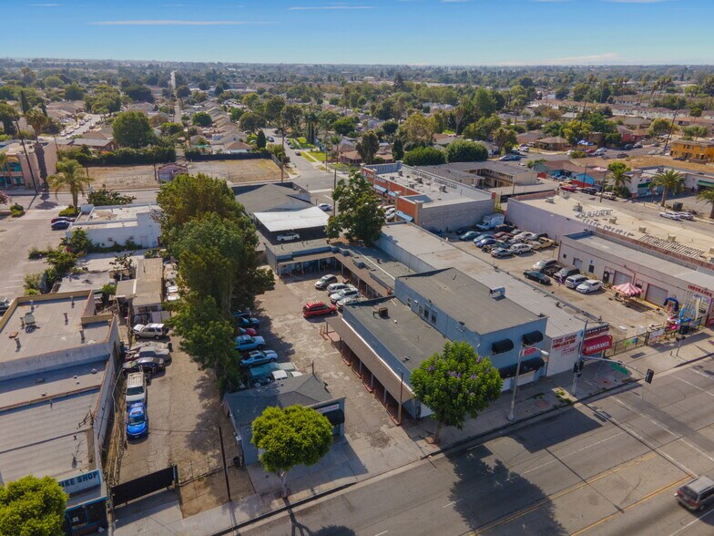 More Photos Of 1702-1710 N Long Beach Blvd, Compton Storefront Retail Residential For Sale