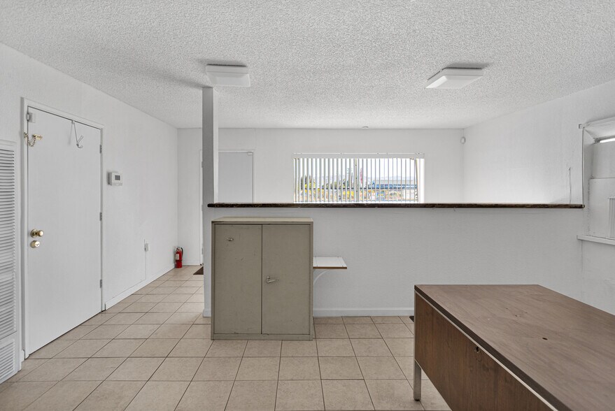 More Photos Of 9464 Hesperia Rd, Hesperia Freestanding For Sale