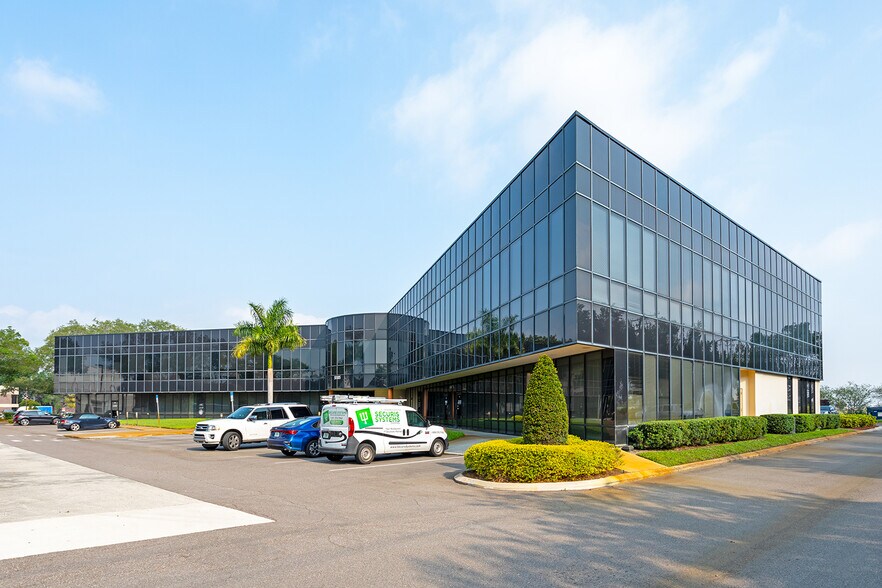 More Photos Of 5005 W Laurel St, Tampa Office For Lease