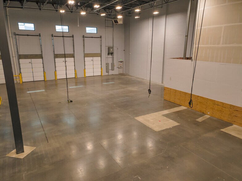 More Photos Of 11400 S Mountain View Cor, South Jordan Distribution For Lease