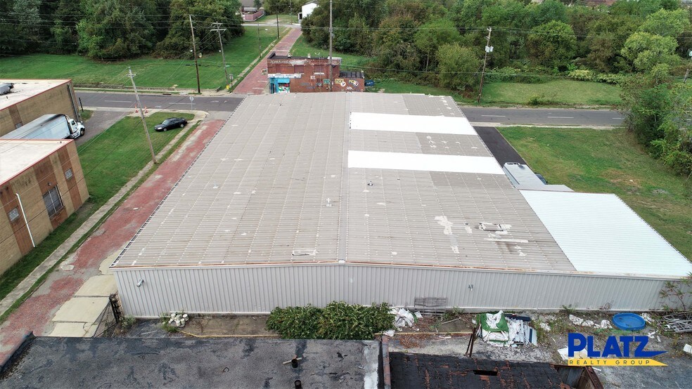 More Photos Of 107 N Hine St, Youngstown Industrial For Sale