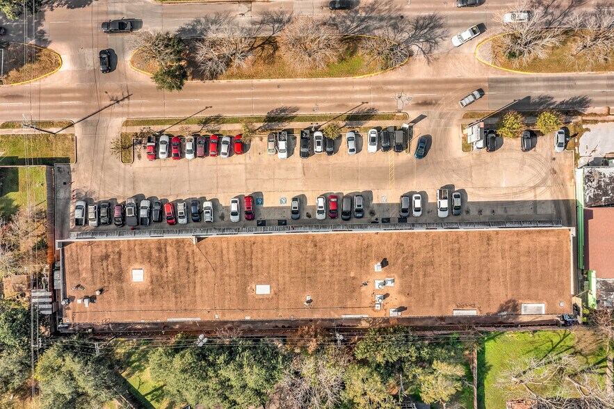 More Photos Of 7909 Hillcroft St, Houston Unknown For Lease