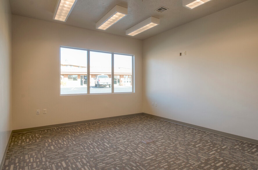 More Photos Of 230 N 1680 E, Saint George Unknown For Lease