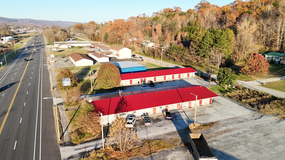 More Photos Of 608 S Gateway Ave, Rockwood Hotel For Sale