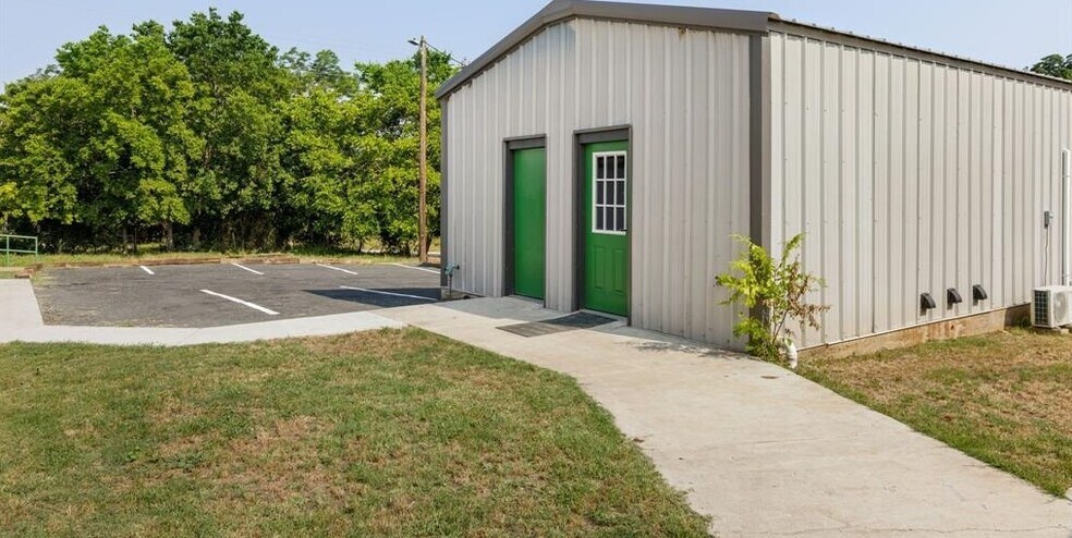 More Photos Of 618 Live Oak St, Blanco Apartments For Sale