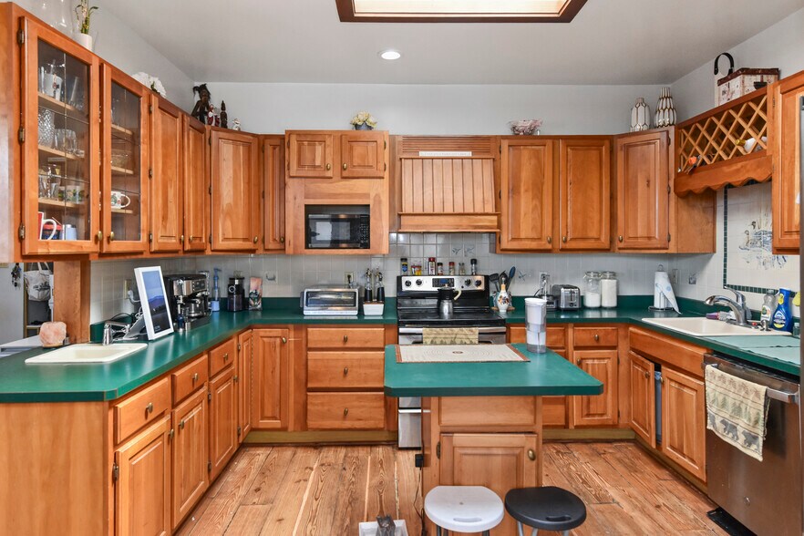 More Photos Of 9 River St, Saranac Lake Apartments For Sale