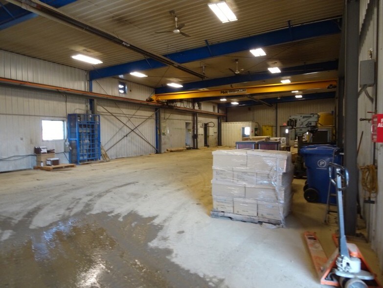 More Photos Of 4604 62nd Ave, Lloydminster Warehouse For Lease
