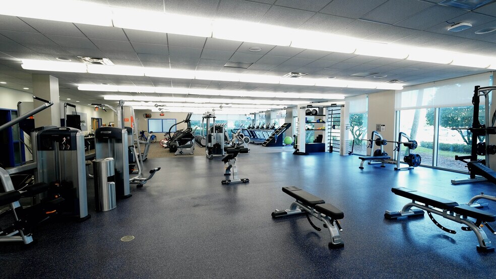 More Photos Of 14000 Citicards Way, Jacksonville Unknown For Lease