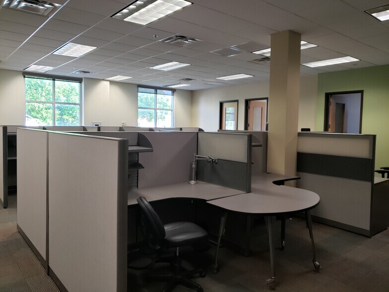 More Photos Of 4017 W Dr Martin Luther King Jr Blvd, Tampa Office For Sale